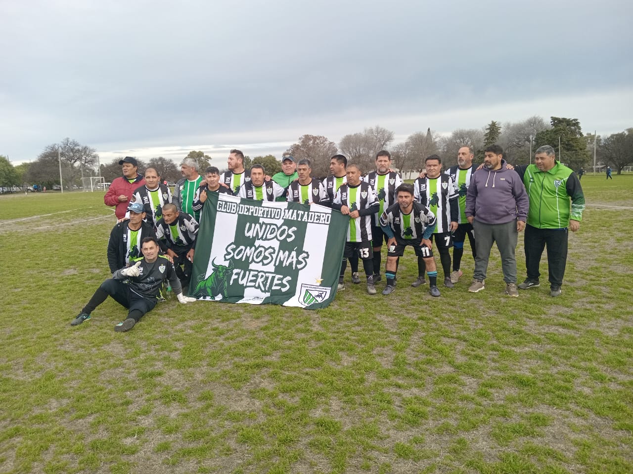 LOS CAMPEONES - ver video-